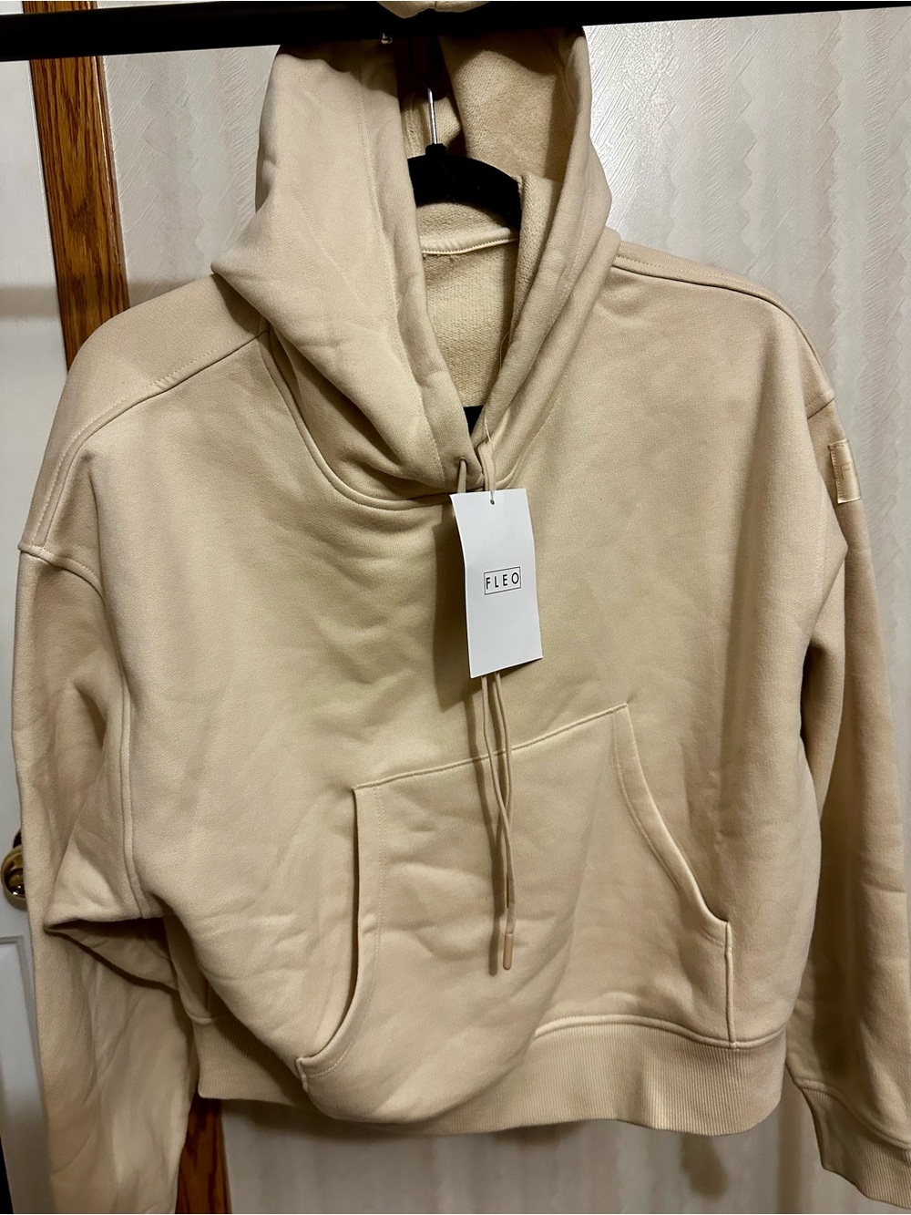 Fleo Cream Crewneck Hoodie